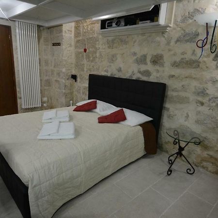 B&B Domus Gaia Lecce Buitenkant foto
