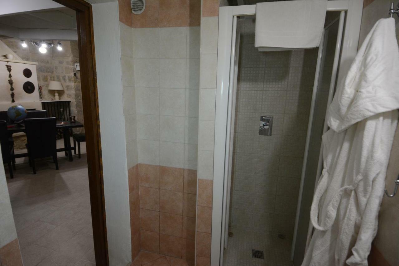 B&B Domus Gaia Lecce Buitenkant foto